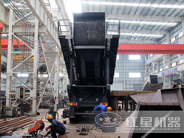 紅星移動車載打砂機生產車間