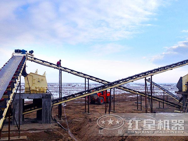 大型石料破碎設備生產現場