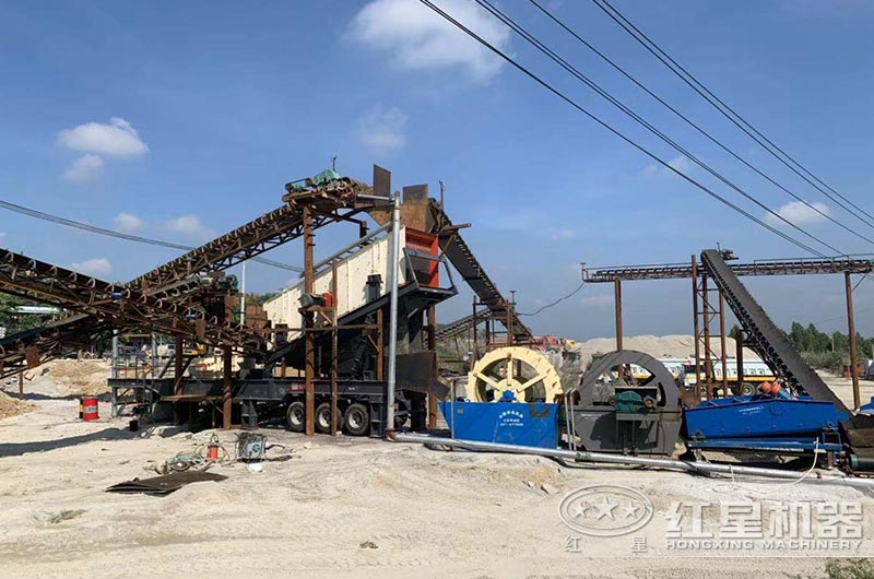 移動鵝卵石制砂機(jī)生產(chǎn)現(xiàn)場實拍