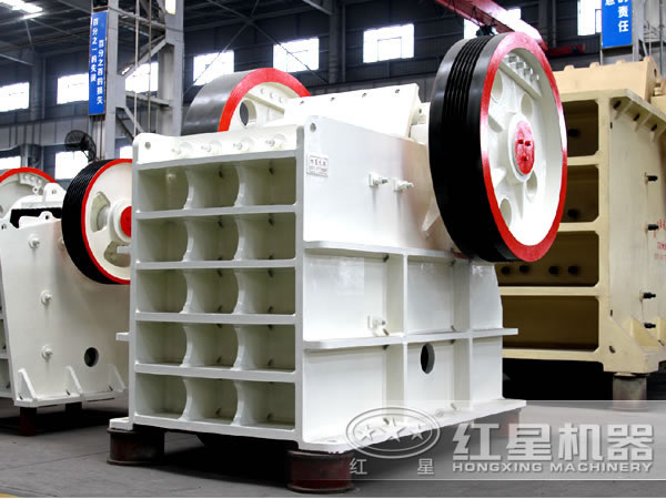 PE600&times;900鄂式破碎機展示