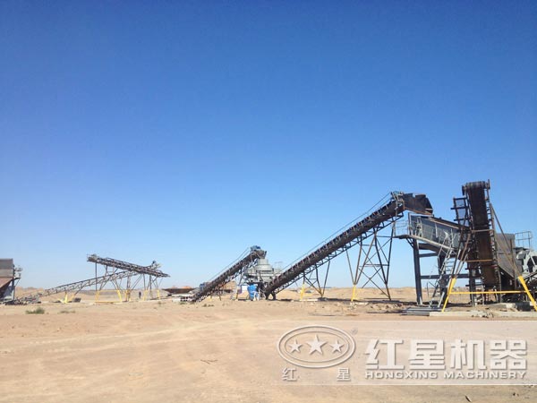 山石制砂機(jī)制砂現(xiàn)場(chǎng)