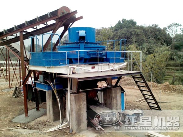 河卵石制砂現場