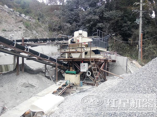 河卵石制砂機生產(chǎn)現(xiàn)場