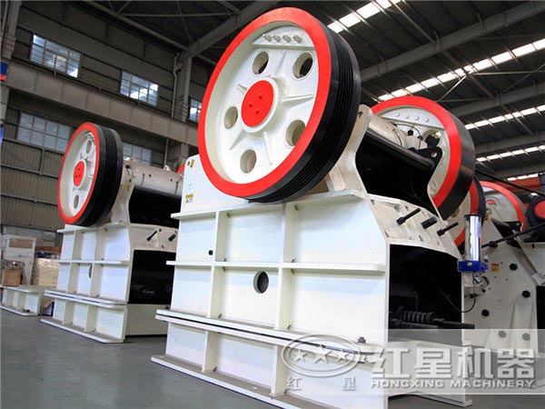 紅星機器石灰破碎機生產車間