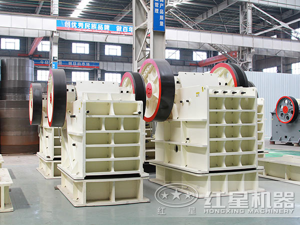 破碎設(shè)備-顎式破碎機