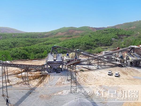 可移動(dòng)履帶式打沙（砂）機(jī)生產(chǎn)現(xiàn)場(chǎng)