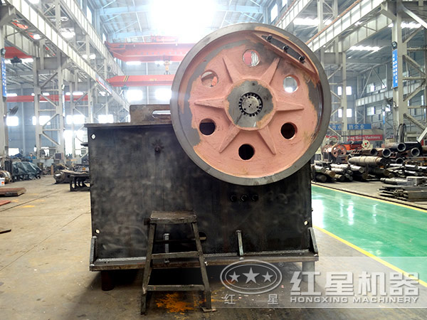 顎式破碎機(jī)鑄造車間