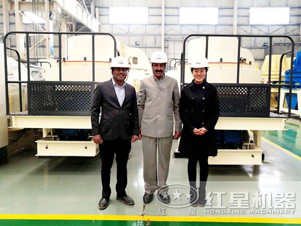 外國客戶來廠參觀打砂機