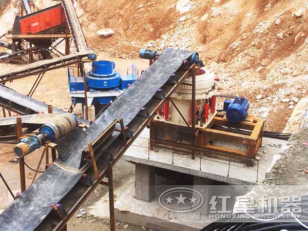 時產40方山石制砂機作業現場