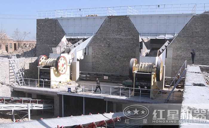 湖南婁底河卵石破碎機現場實拍