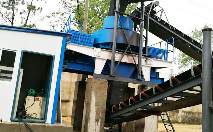 粘土制砂機作業現場