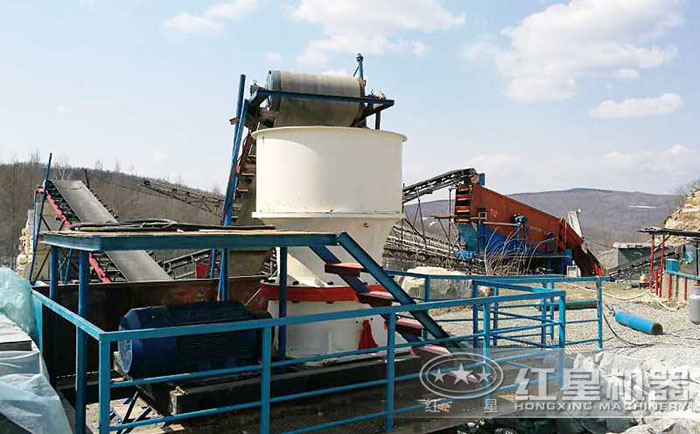 福建廈門鵝卵石圓錐破碎機現場