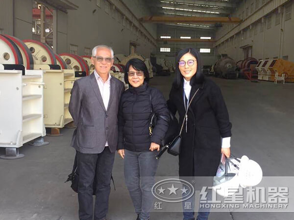 用戶來(lái)廠參觀試機(jī)