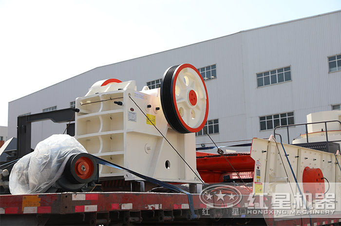 紅星石頭破碎設備裝貨發貨圖