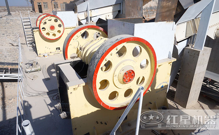 紅星用戶(hù)日產(chǎn)三萬(wàn)噸顎破機(jī)作業(yè)現(xiàn)場(chǎng)