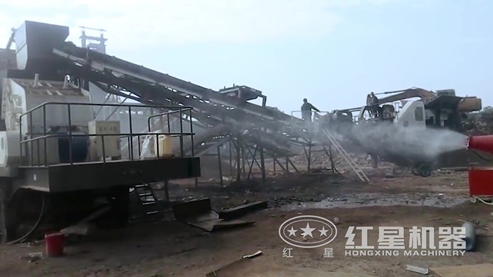 紅星篩分破碎一體機設備作業(yè)現(xiàn)場