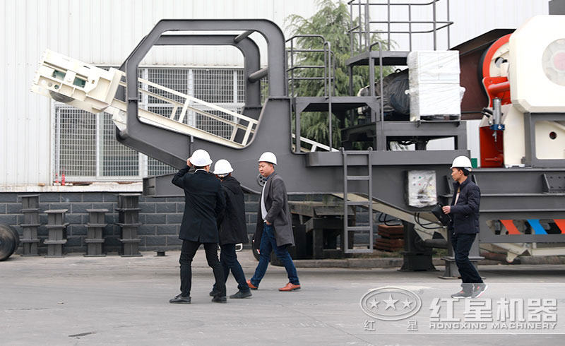 專業的技術工程人員全程陪護講解