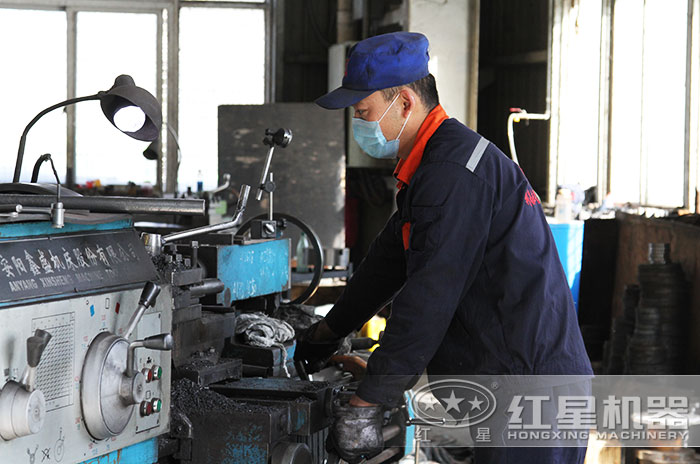 紅星機器專業技術人員現場作業