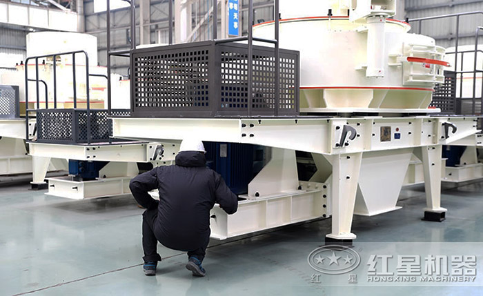 客戶到紅星機器廠區考察人工制沙機器