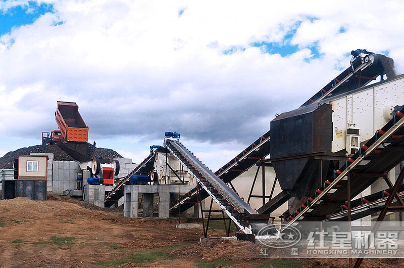 砂石廠(chǎng)的碎石生產(chǎn)線(xiàn)試運(yùn)行