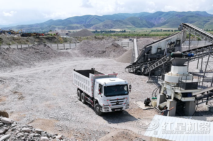 紅星石頭制砂生產(chǎn)線作業(yè)現(xiàn)場