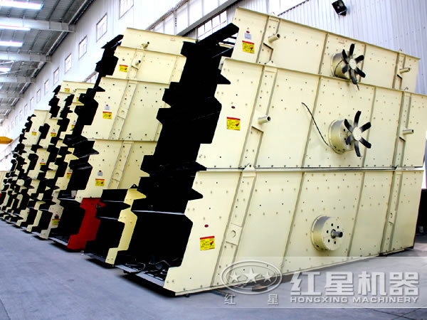 振動(dòng)篩生產(chǎn)車間