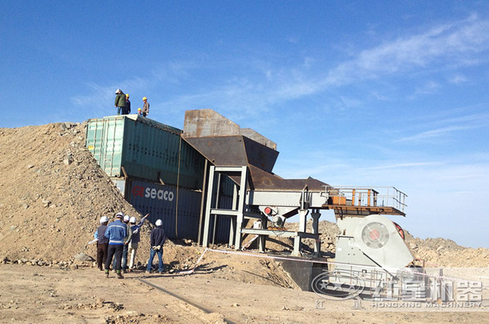 定期對設備進行檢修維護現場