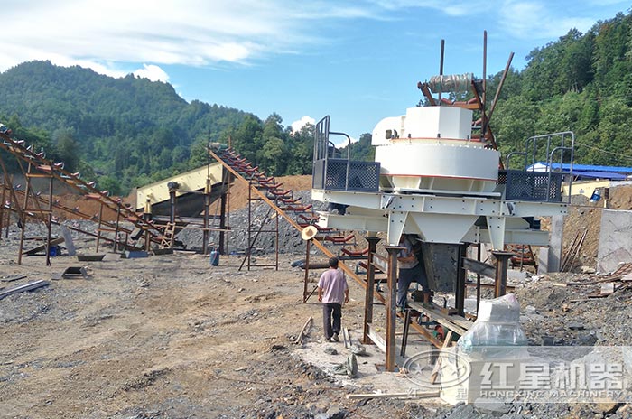 紅星用戶石頭制砂機作業現場