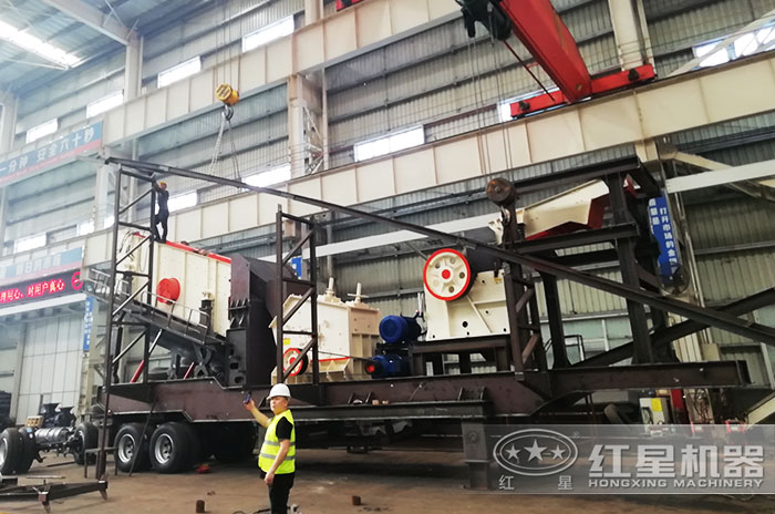 四合一移動(dòng)刻石機(jī)鑄造車間