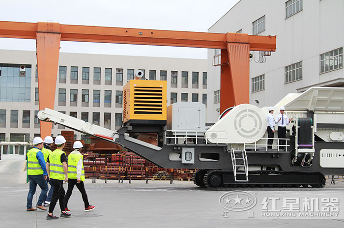 客戶到紅星廠區參觀設備