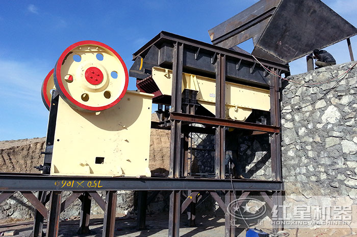 顎破石子機作業(yè)現場
