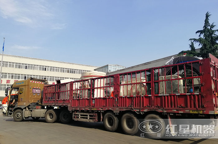 紅星機器磨粉機發貨現場