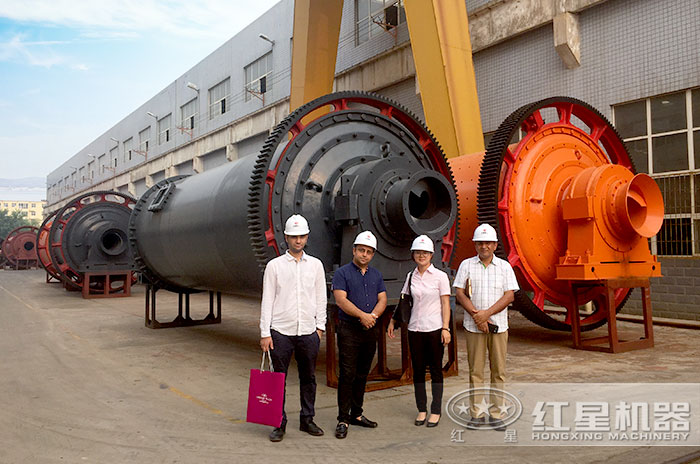 客戶來(lái)場(chǎng)參觀留影