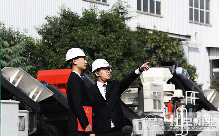 紅星機器專業技術人員為客戶進行全程解答