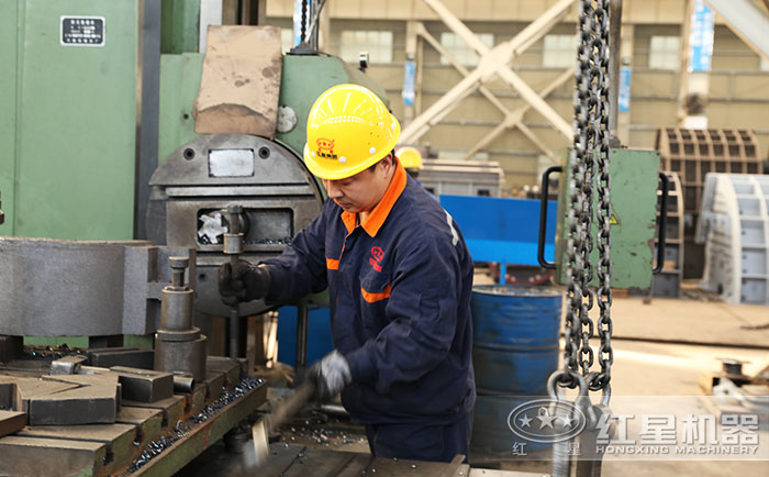 紅星機器專業化生產加工車間