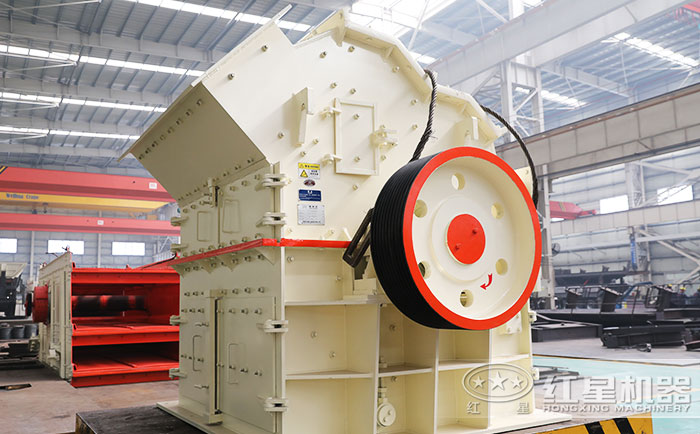 800x600細碎制沙機生產車間