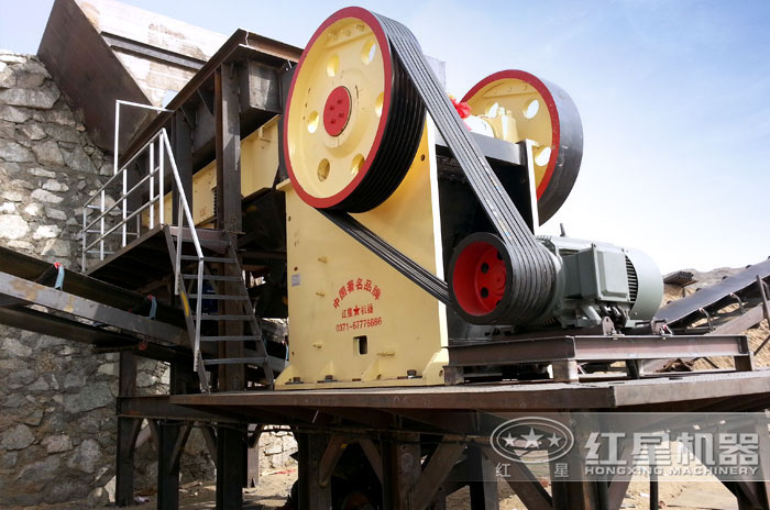 紅星福建用戶鵝卵石破碎機作業現場
