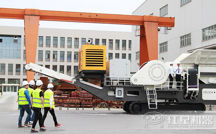 大批客戶到紅星機器廠區參觀考察移動一體式設備