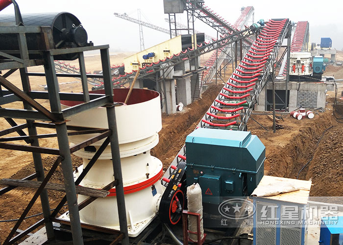 大型碎石加工現場