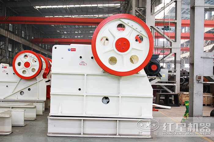 顎式破碎機設備車間