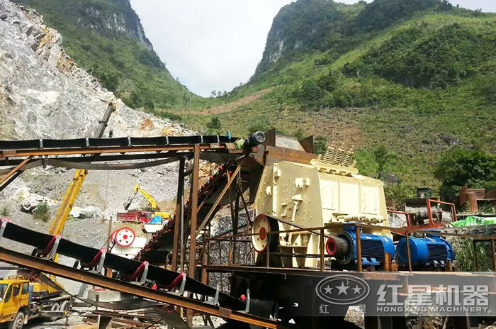 反擊式碎石料整形機現場展示