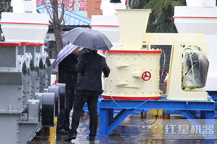 客戶到場參觀復合式石子破碎機