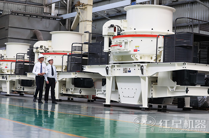 客戶到紅星機器廠區(qū)參觀考察設備