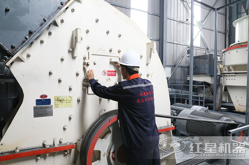 紅星工程師到現場安裝設備