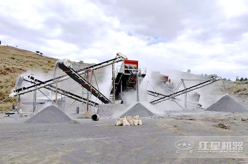 履帶移動式機制砂生產線現場