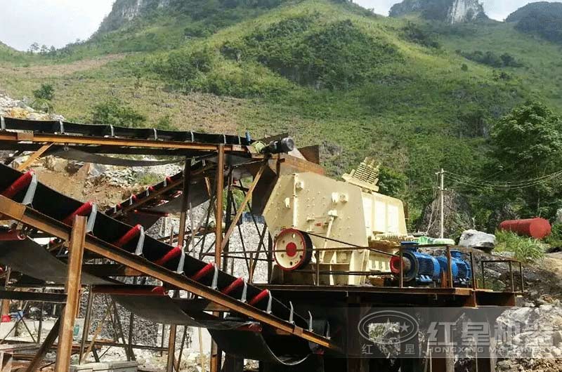 時產100噸石灰石生產現場