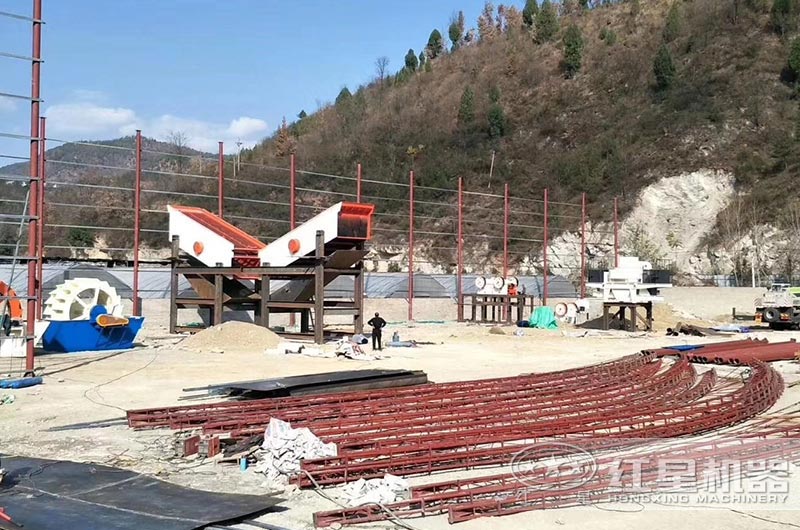 小型砂石廠成套設備等待安裝