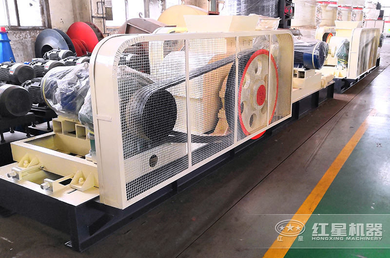 對輥式制砂機生產車間實拍