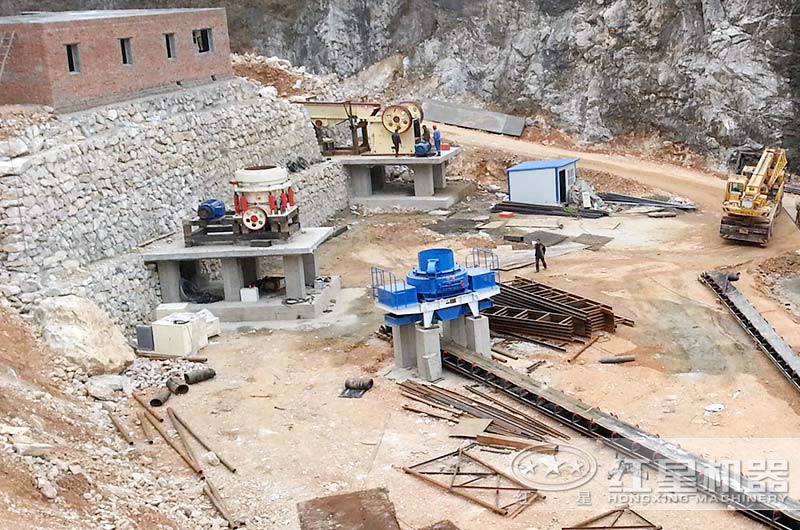 正在安裝投建的制砂生產現場