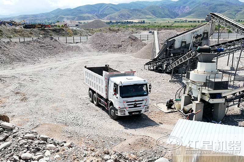 投資用戶的制砂機生產現場